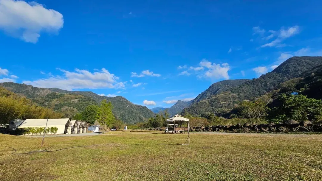 靜靜放鬆、享受寧靜,眺望著虎山、鳥嘴山、橫龍山的壯麗山景