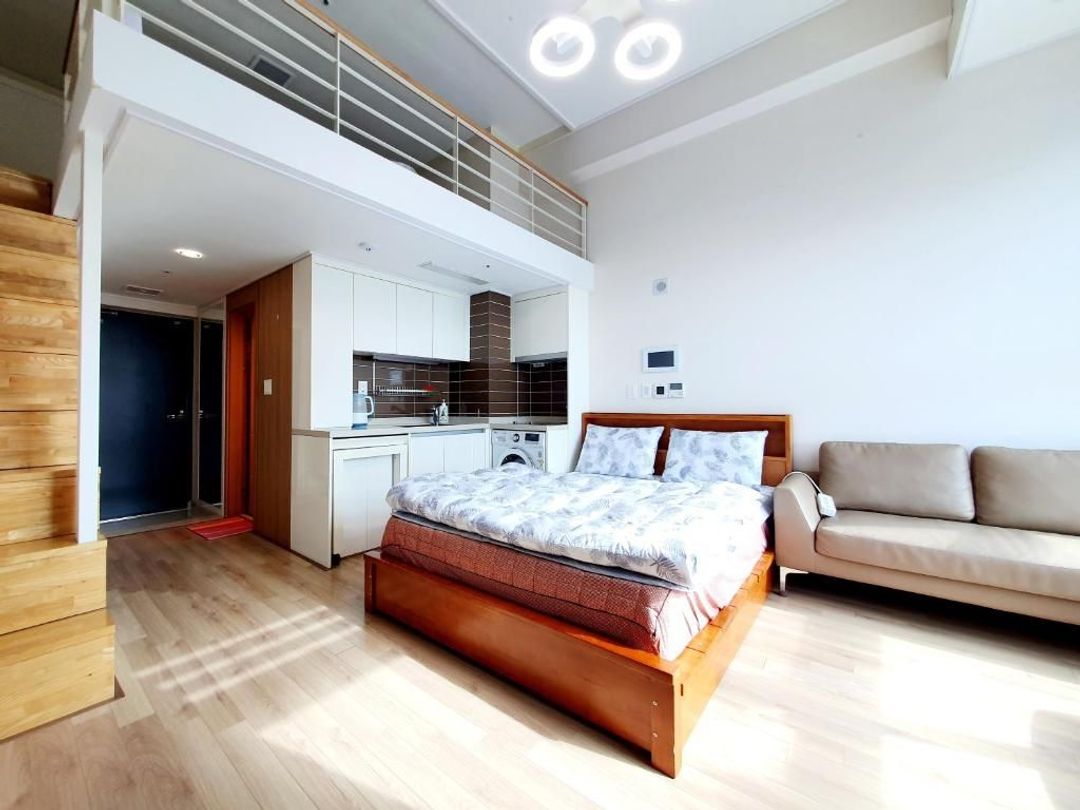 大邱-DG小屋｜近半月堂站 東城路商圈 挑高套房 最多6人入住