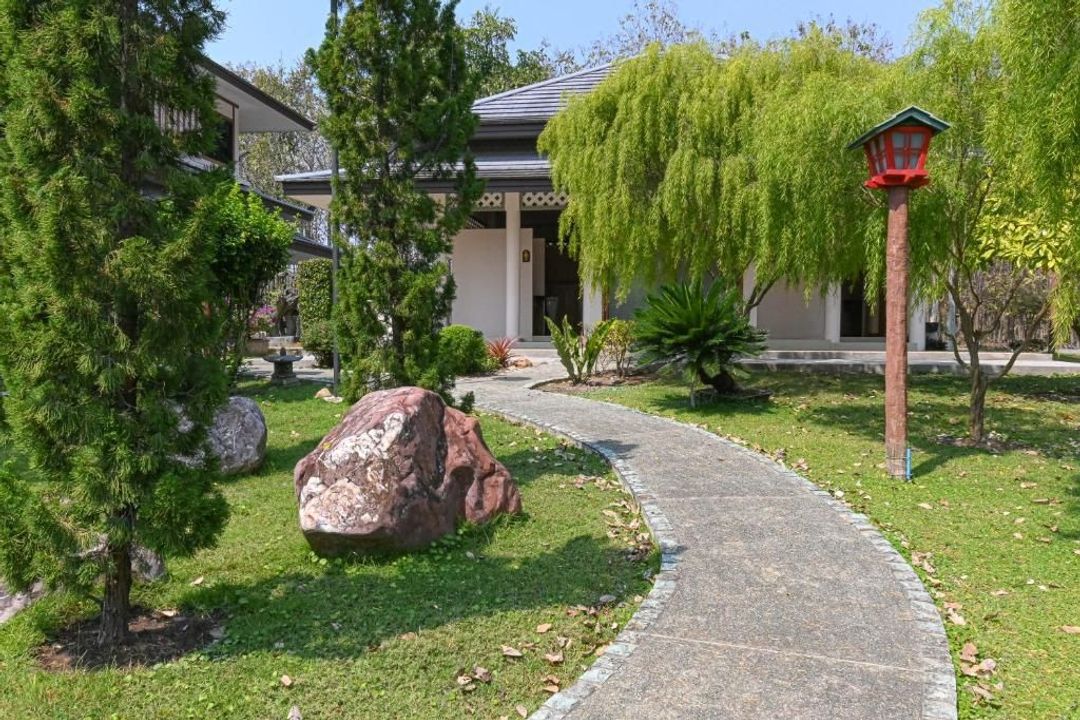 Suanphung 盆景村 (Suanphung Bonsai Village)