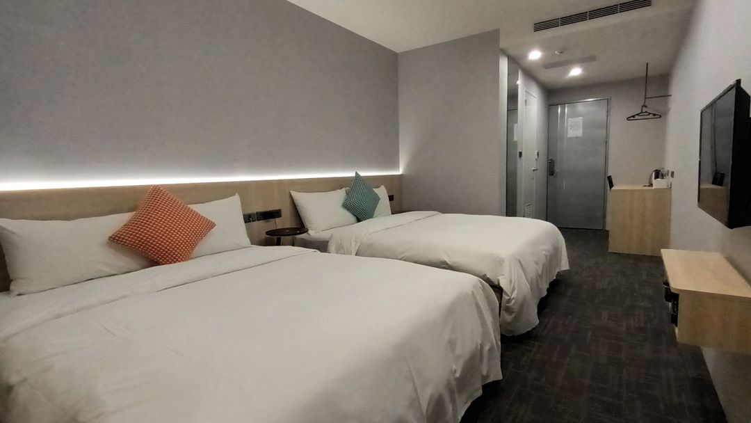 HOTEL JIJI PLUS