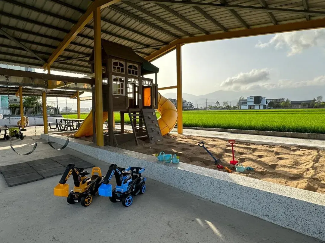 武暖ZOO親子民宿(新館)｜新開幕、親子溜滑梯民宿、戲水池