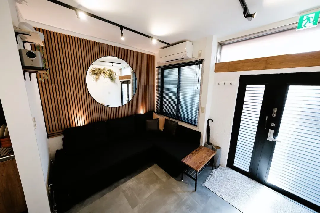 Just 2 minutes walk from Toritsu-Kasei Station! Direct access to Shinjuku in 20 minutes! A stylish entire house for rent