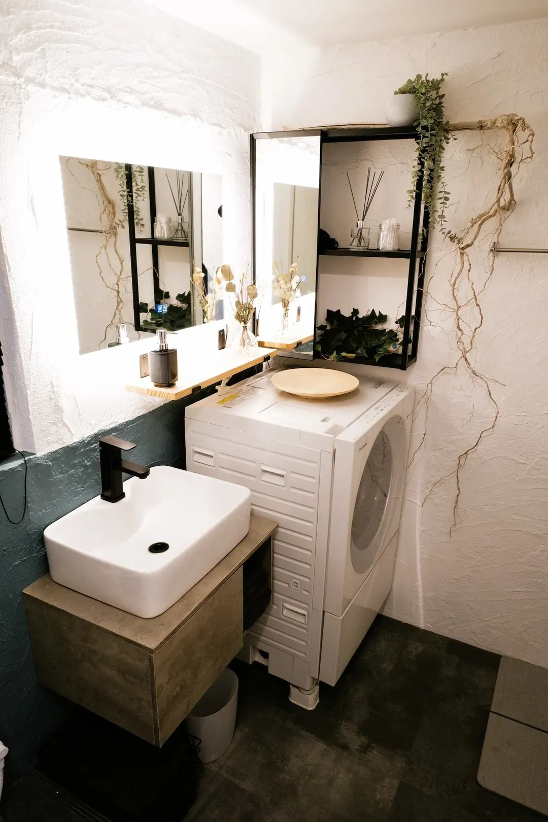 Just 2 minutes walk from Toritsu-Kasei Station! Direct access to Shinjuku in 20 minutes! A stylish entire house for rent