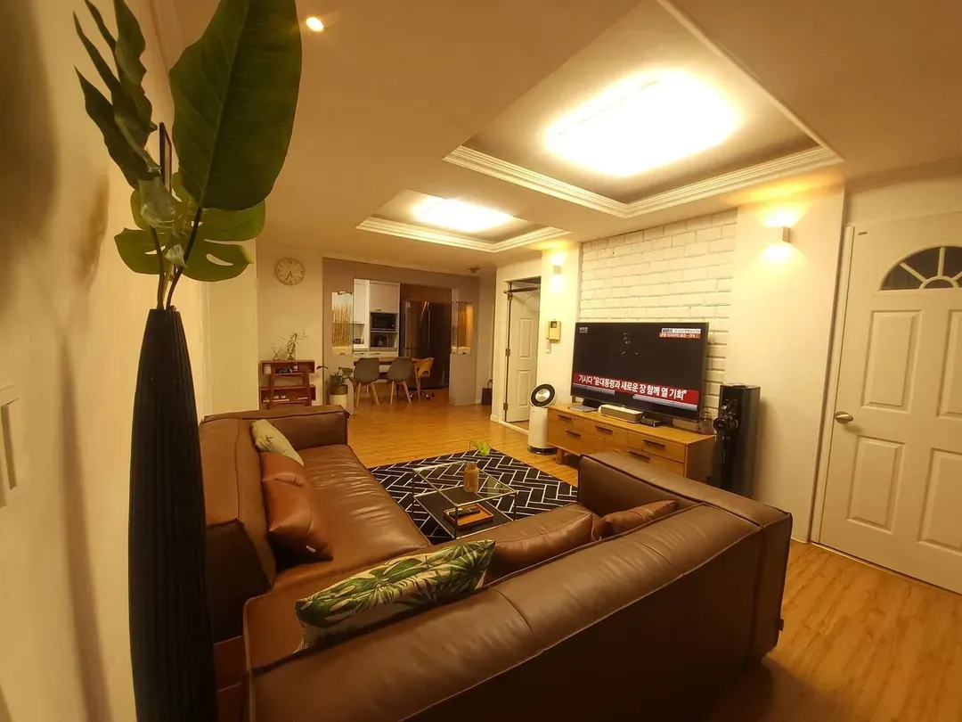 Euna House II-15