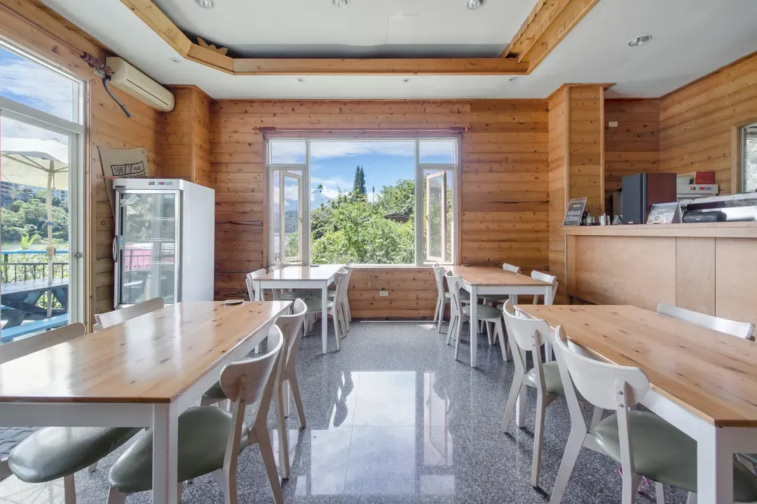 Bishui Shanju Lakeside B&B