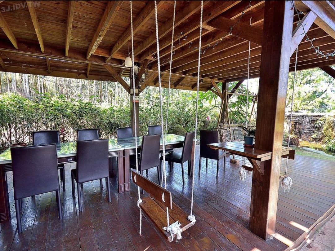 Xitou Peach Blossom House Bed and Breakfast