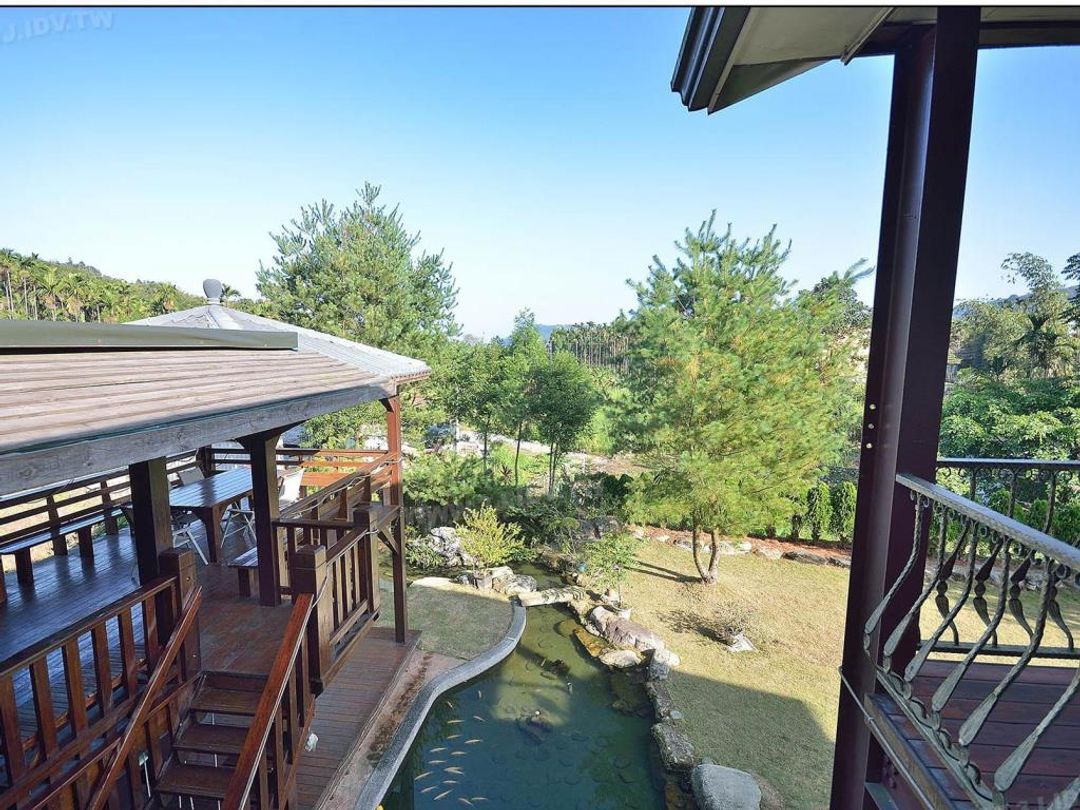 Xitou Peach Blossom House Bed and Breakfast