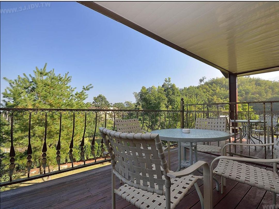 Xitou Peach Blossom House Bed and Breakfast
