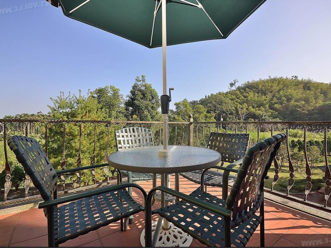 Xitou Peach Blossom House Bed and Breakfast