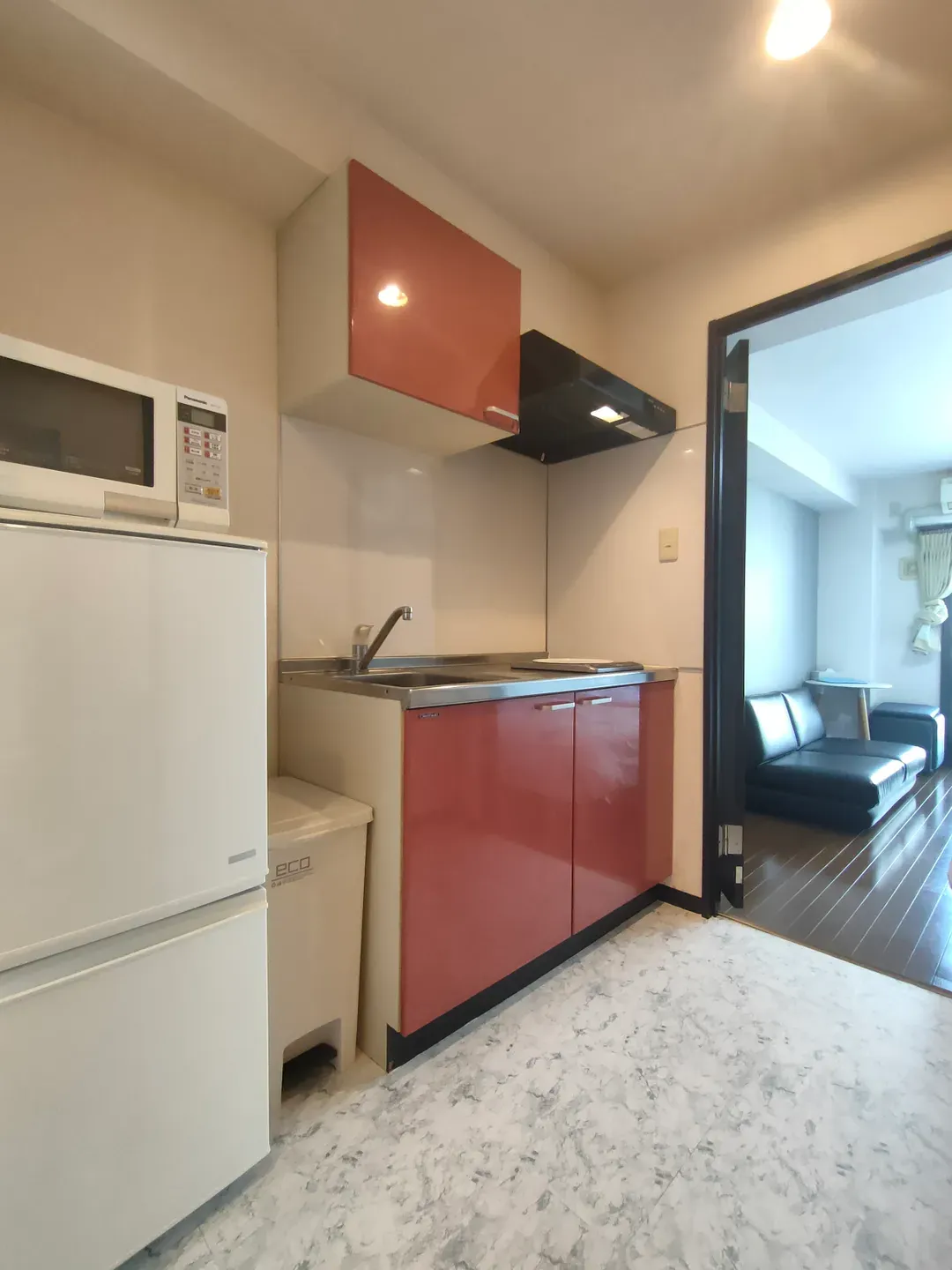 Within walking distance of Airport Bus Terminal/JR Namba Station, 5 minutes walk from JR Ashiharabashi Station, 1 room per floor-4