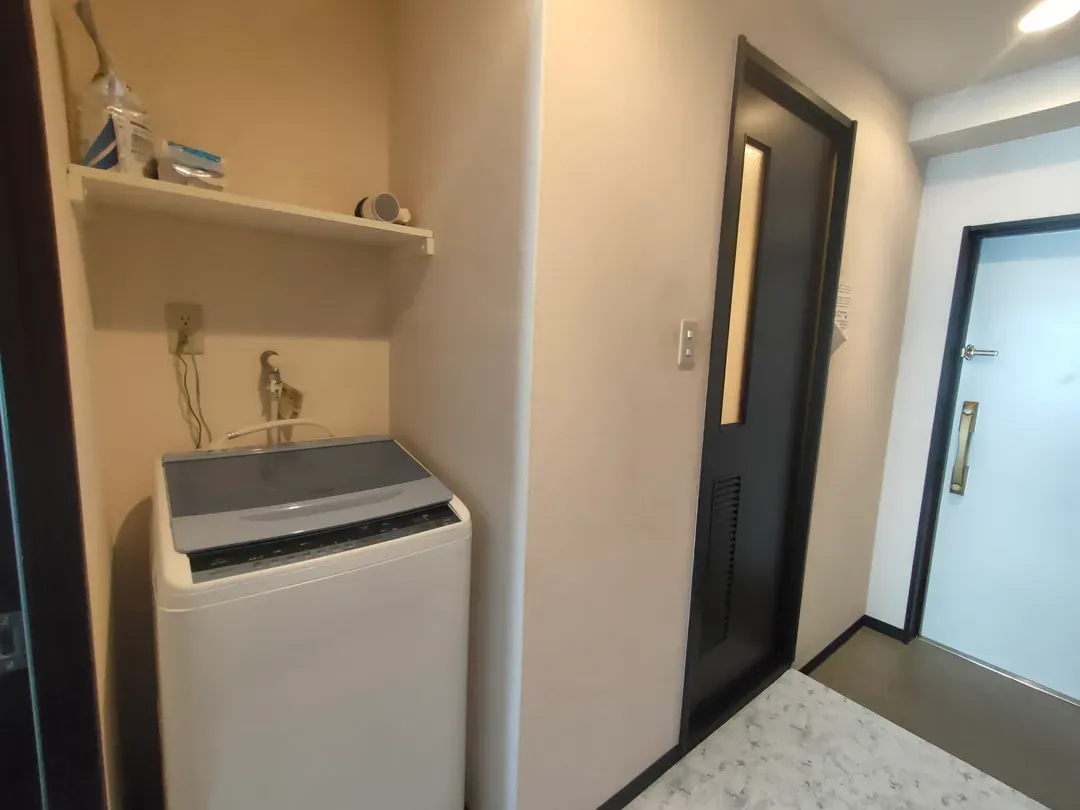 Within walking distance of Airport Bus Terminal/JR Namba Station, 5 minutes walk from JR Ashiharabashi Station, 1 room per floor-5