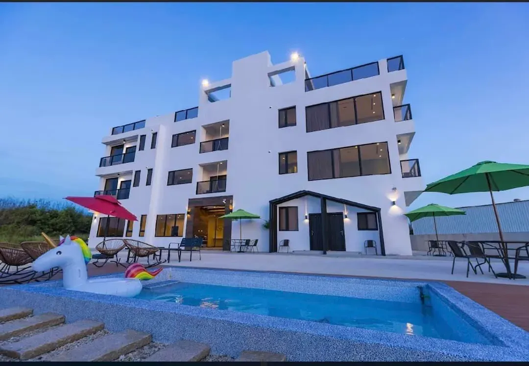 Qianhai B&B-1