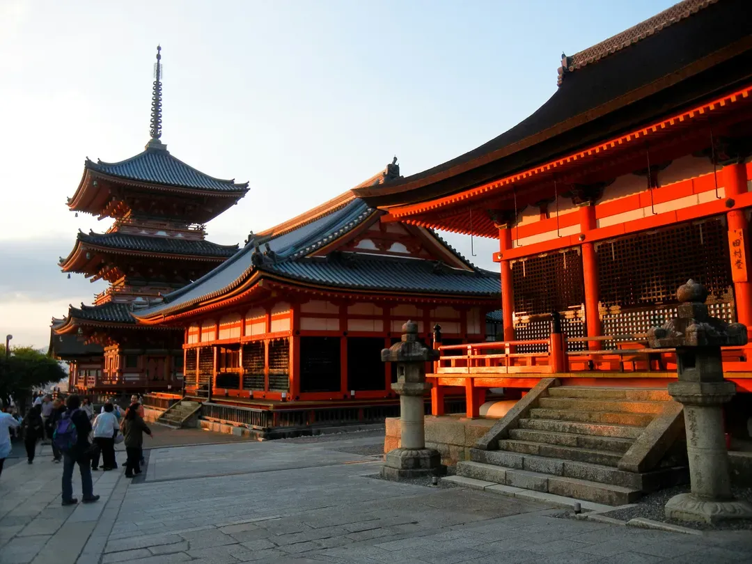 【京都半日遊】<AW>京都・金閣寺+銀閣寺+清水寺 定期觀光巴士半日遊｜含中・英・韓語音導覽-5
