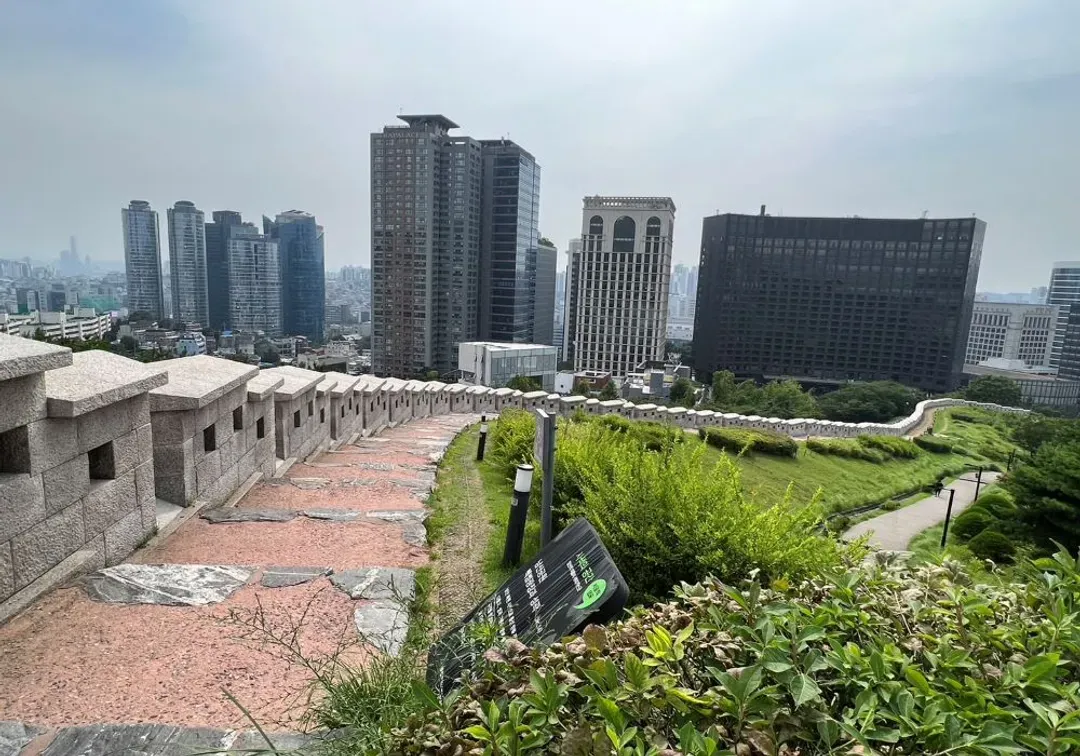 南山白凡廣場城牆路