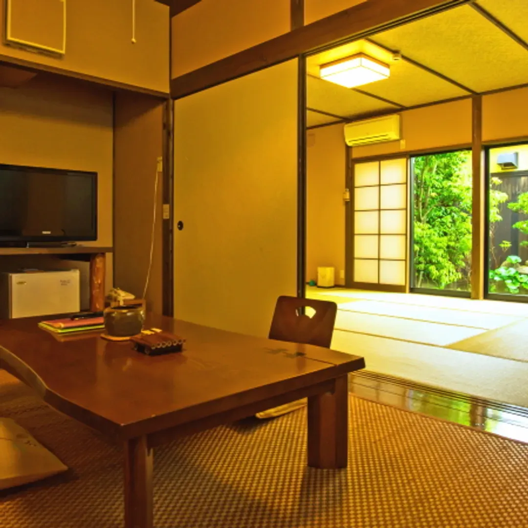 Yufuin Onsen Yurari Rokumyo