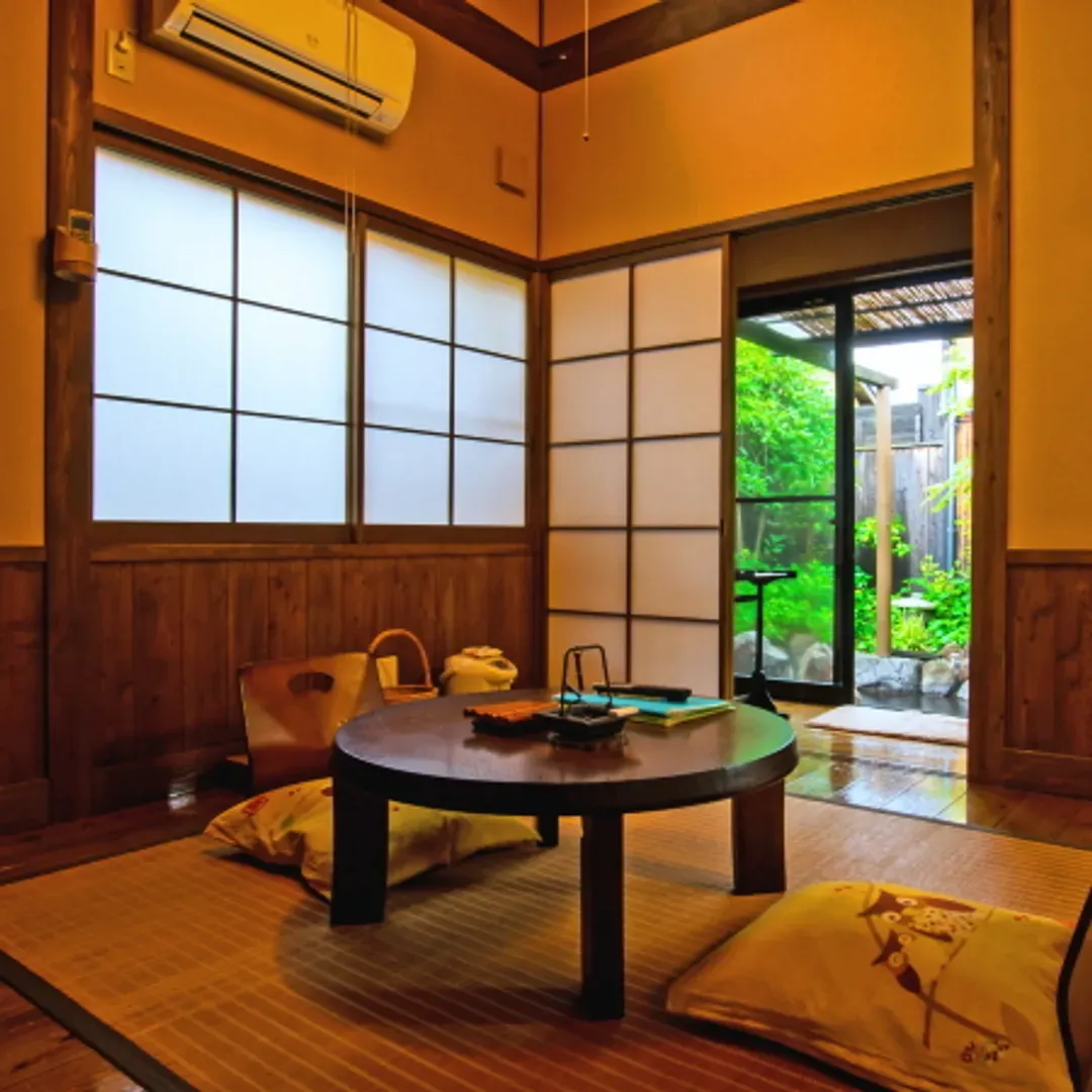 Yufuin Onsen Yurari Rokumyo