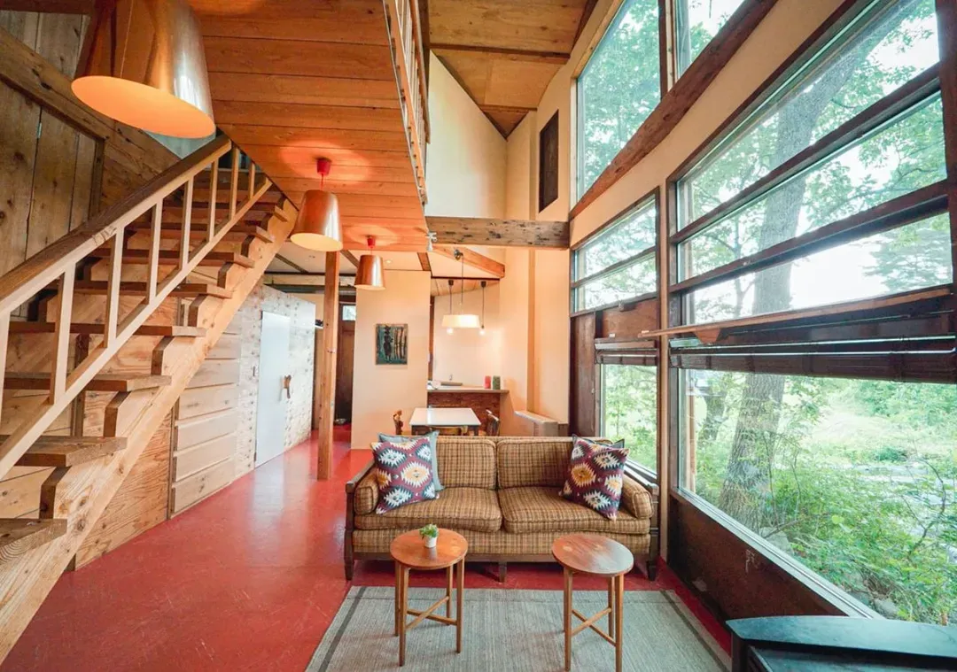Oval Mountain Lodge