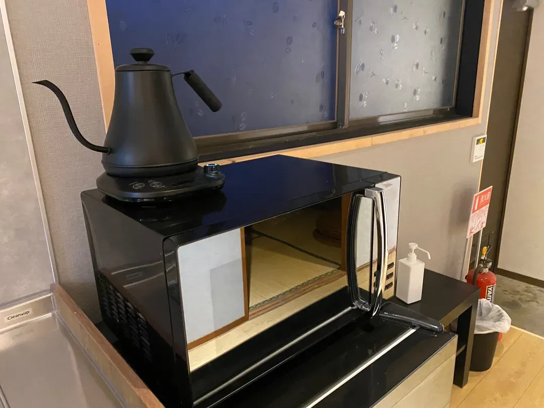 電子レンジやポッドの設備も充実しております！
