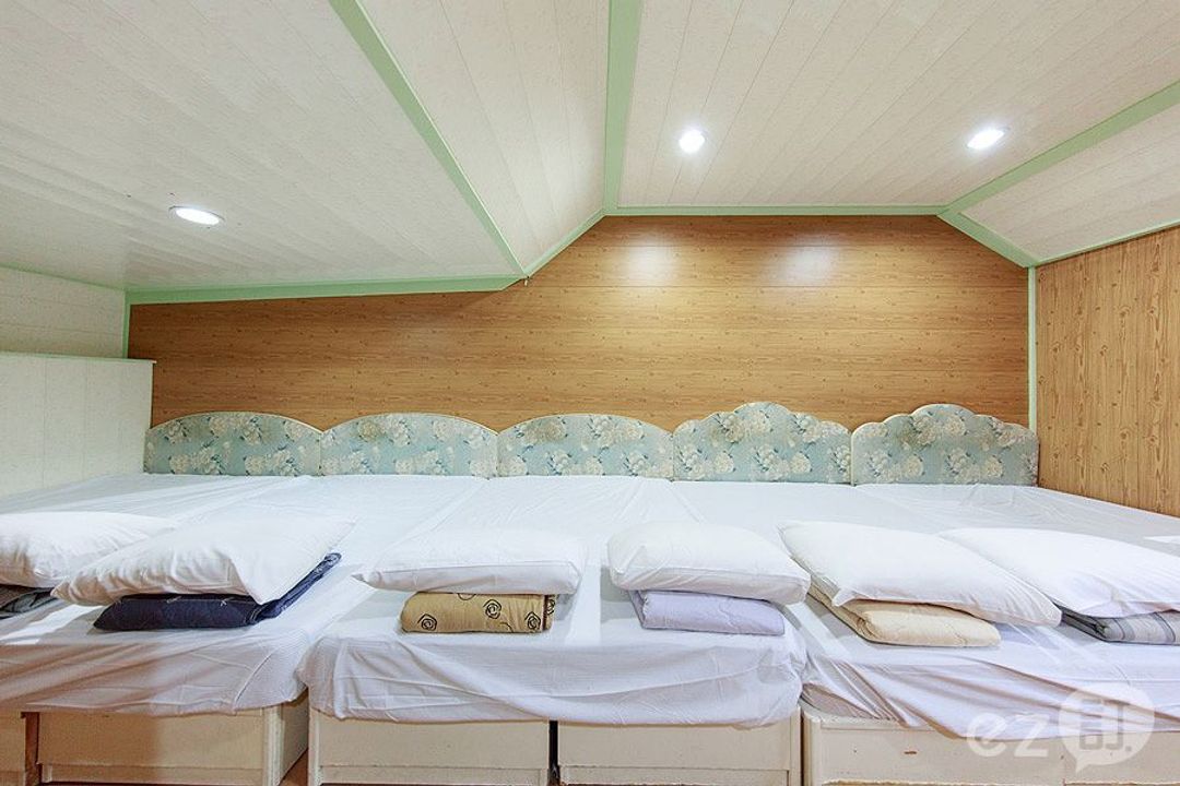 다우핀 마운틴 헛츠  (Dauphin mountain hut)