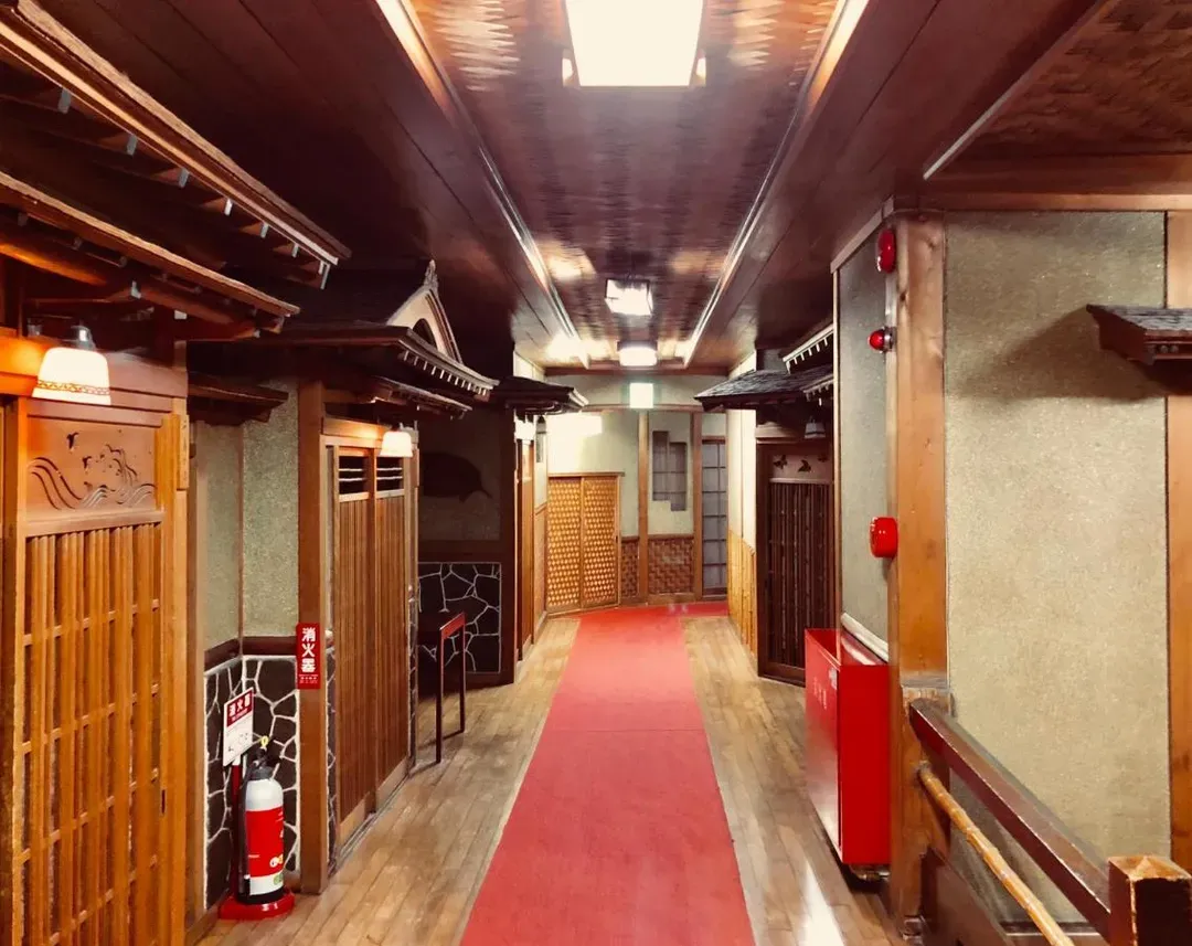 卡米那卡旅館｜有形文化財/高山站徒步3分/三町古建築保存區徒歩7分