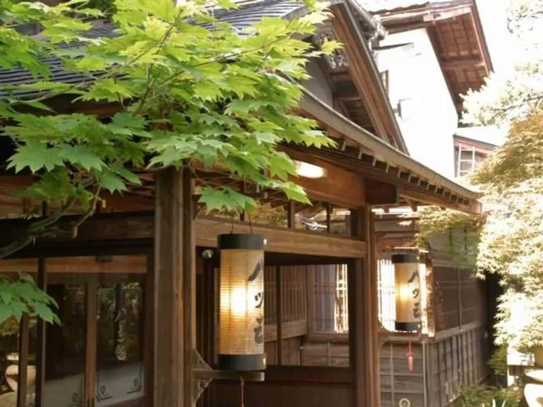 料亭旅館 八三館｜飛驒古川徒步7分/瀨戶川和白壁土藏街徒步5分