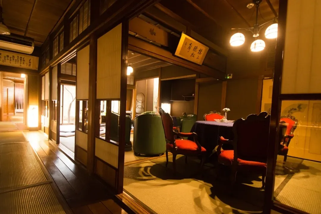 料亭旅館 八三館｜飛驒古川徒步7分/瀨戶川和白壁土藏街徒步5分