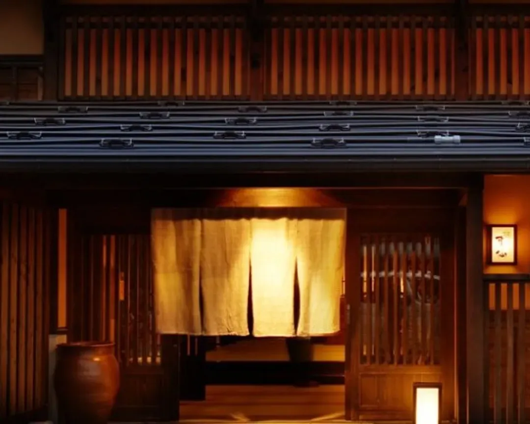 越后汤泽 Hatago井仙旅馆｜越后汤泽站旁