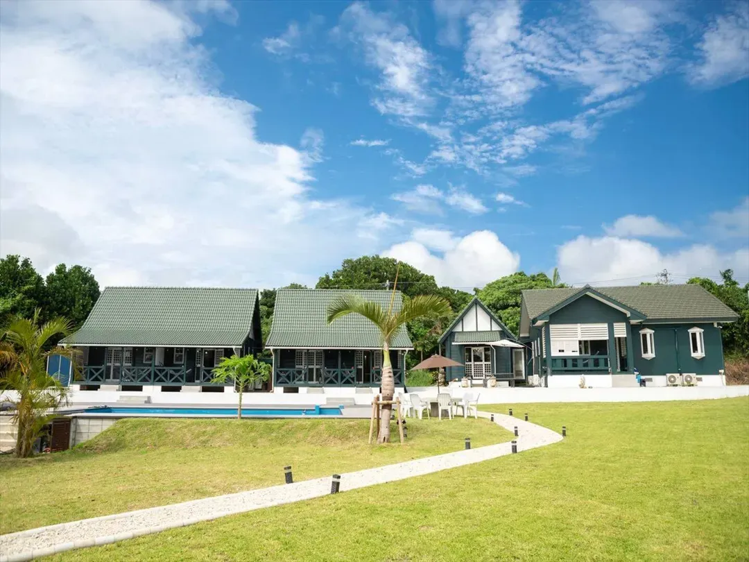 1min to beach! Pool access/Free parking/4maisonettes+2bedroom unit/Max21pax