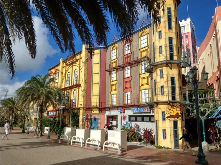 【暑降沖繩】深度漫遊北谷町~美麗海水族館、探訪沖繩原生林、波之上神宮、iias購物四日、保住2晚美國村