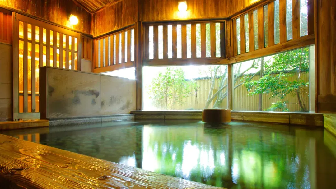 溫泉冥想俱樂部　富士屋旅館｜加賀溫泉站接駁服務/大浴場/藏六園開車18分