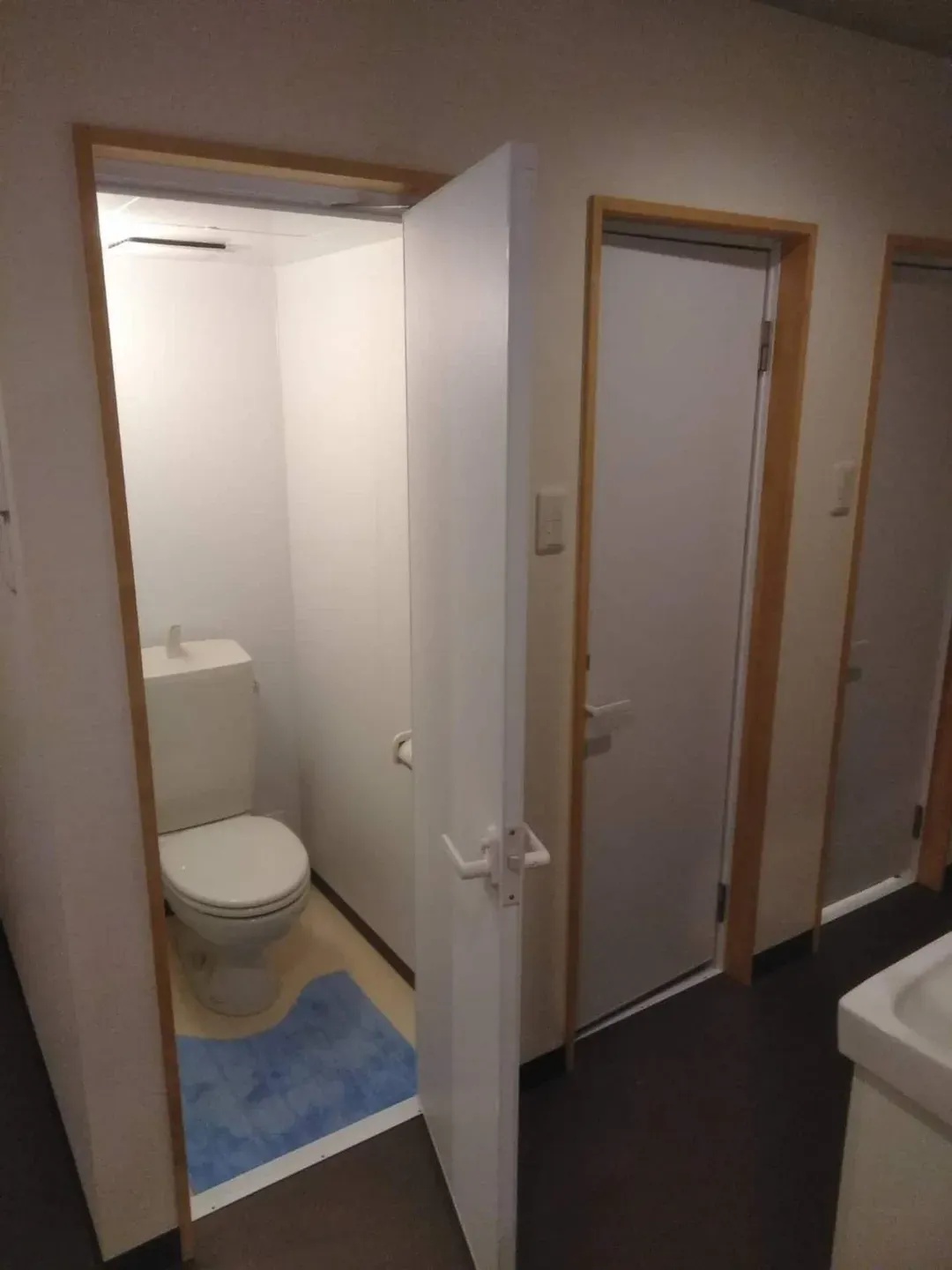 【男性專用宿舍】石垣島的旅館/新石垣機場25分鐘車程！提供共用廚房和休息區／免費桑拿設施！