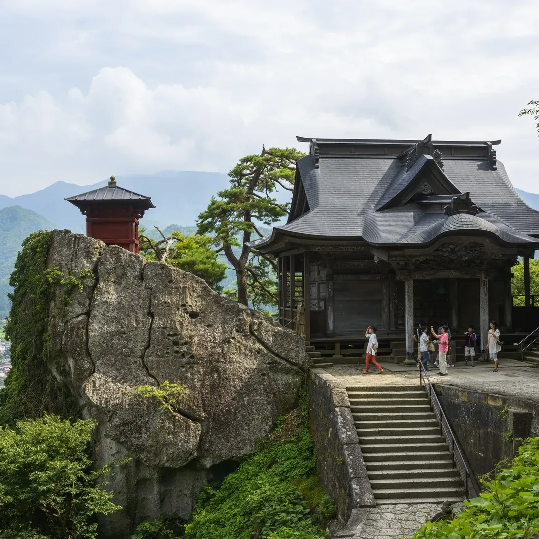 山形国际饭店｜JR山形站步行8分/山形城迹开车9分/诹访神社步行11分
