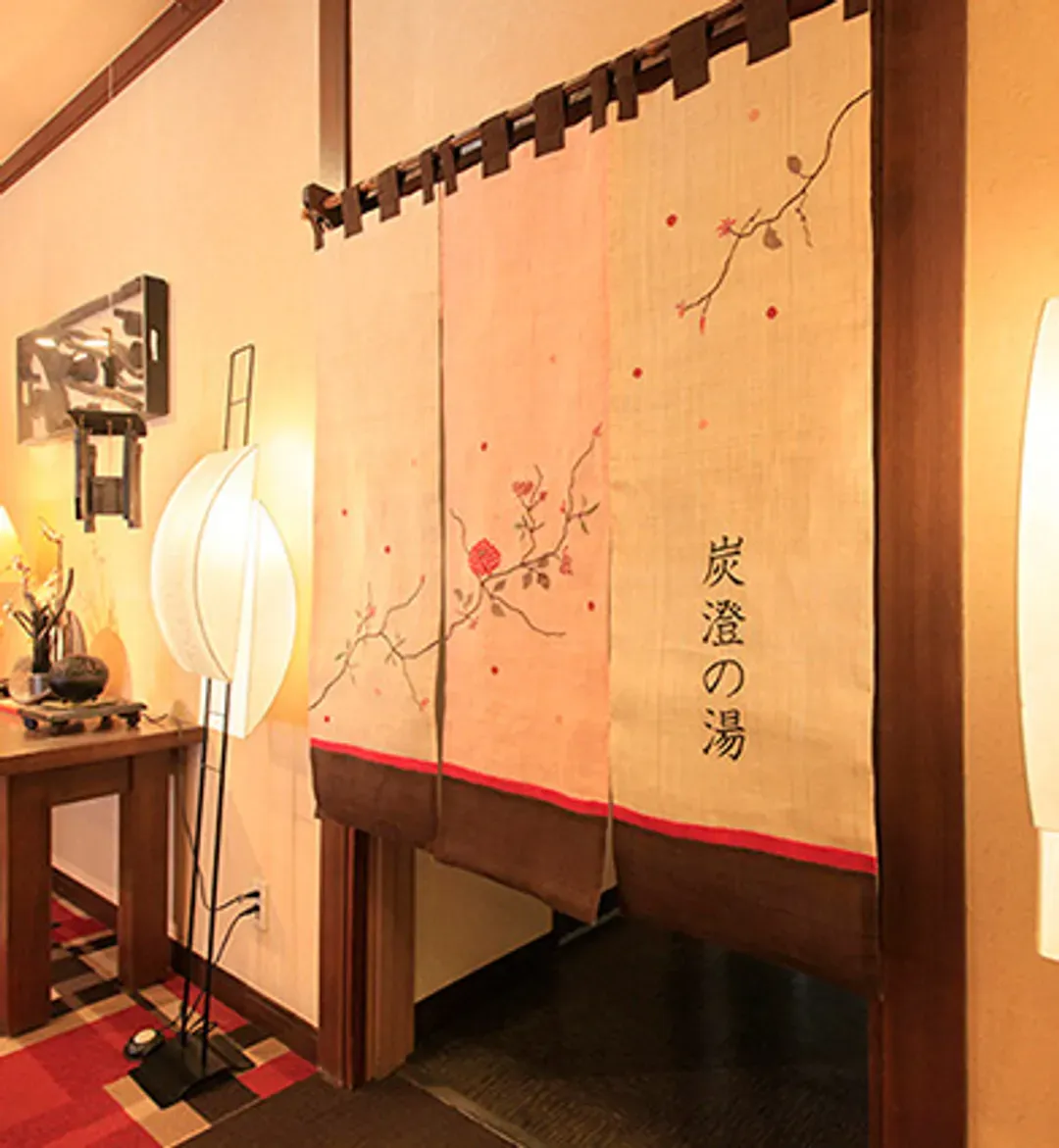 鬼怒川温泉丸京旅馆｜鬼怒川温泉站徒步3分/大浴场/日光东照宫开车40分