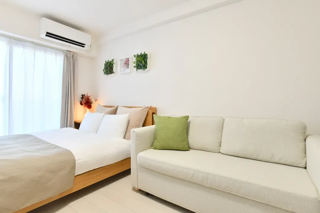 Cozy Apartment in Osaka’s Vibrant Naniwa District, 6-min walk from Sta., 1-4ppl, 40-in TV with Netflix