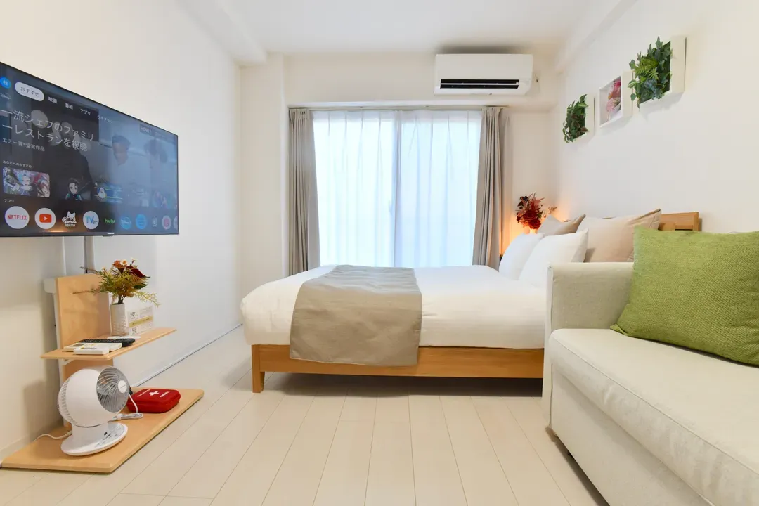 Cozy Apartment in Osaka’s Vibrant Naniwa District, 6-min walk from Sta., 1-4ppl, 40-in TV with Netflix