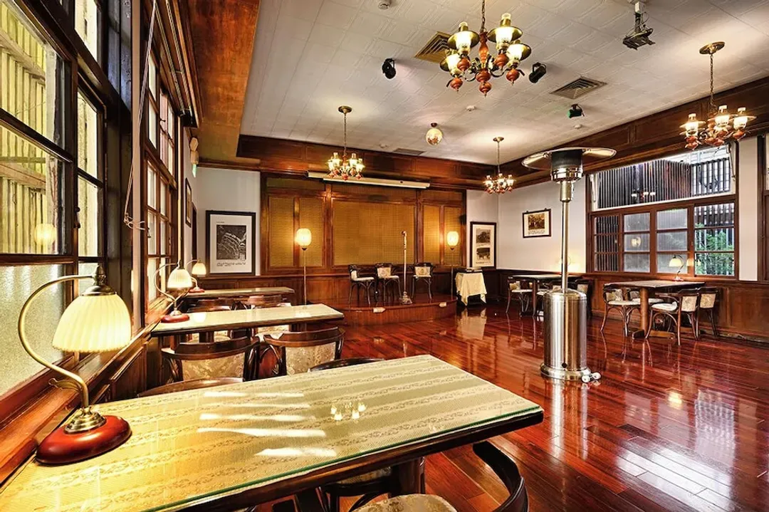 Coffee shop