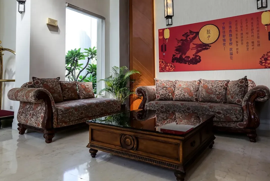 Lobby sitting area