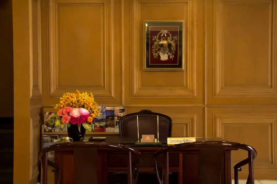 Concierge desk
