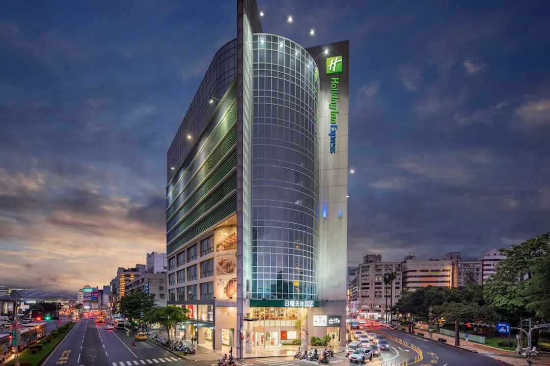 台中市-台中公園智選假日飯店 - IHG 旗下飯店