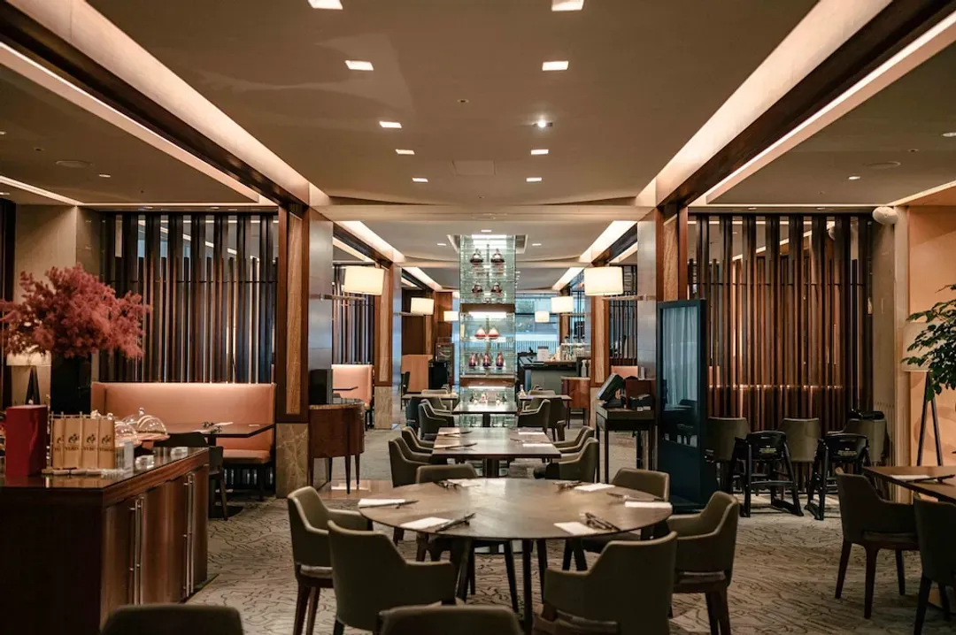 Lobby lounge
