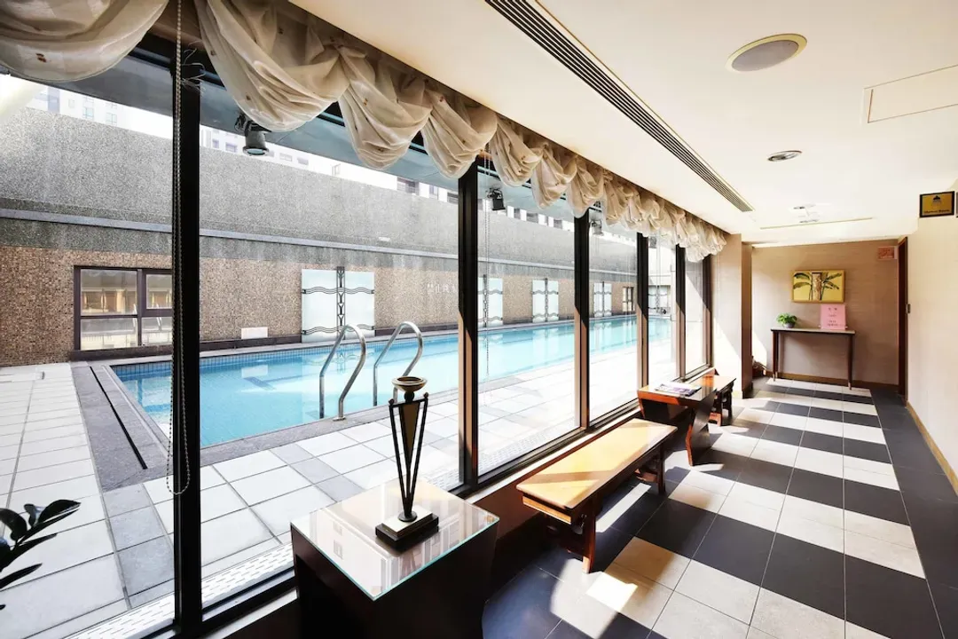 Exercise/lap pool