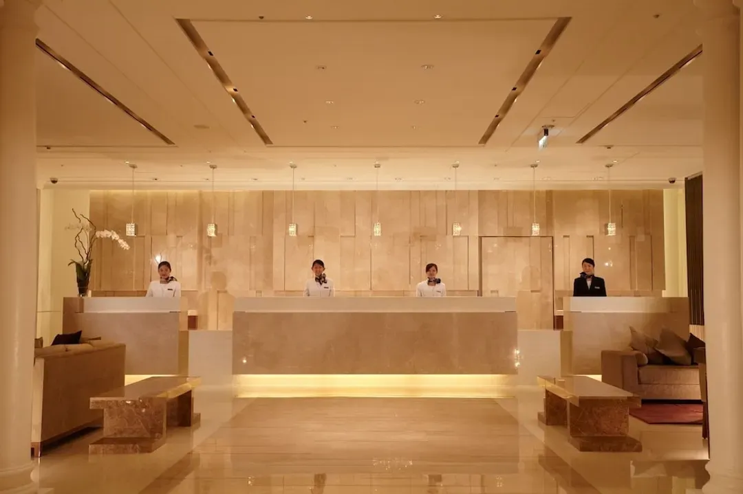 Lobby lounge