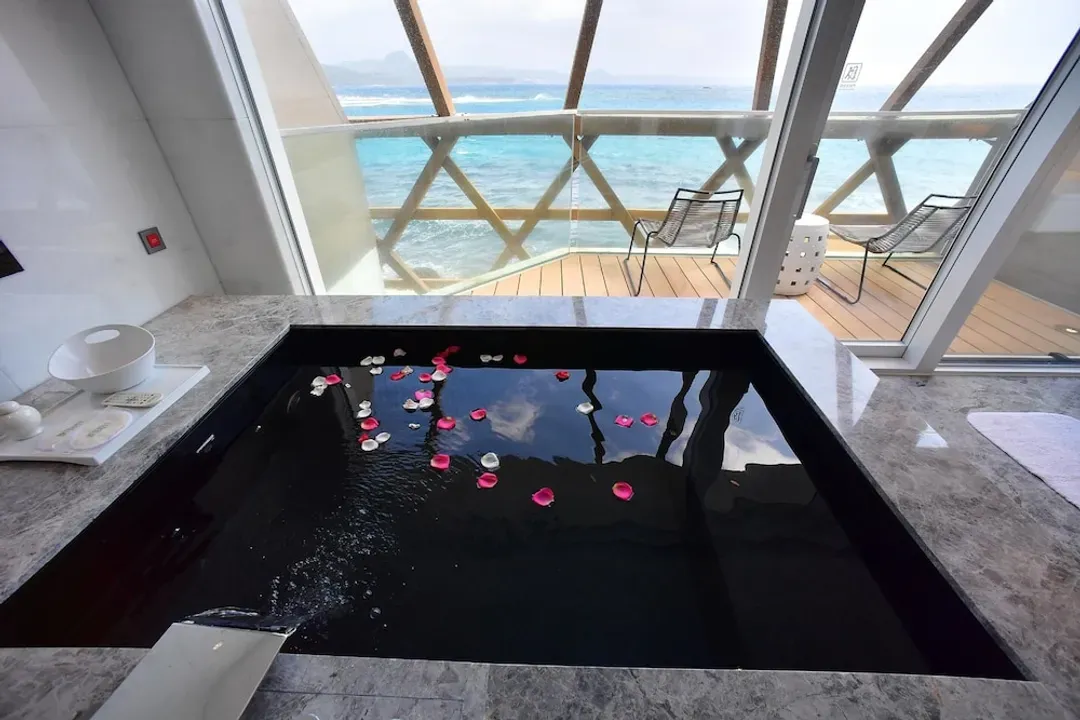 Jetted tub