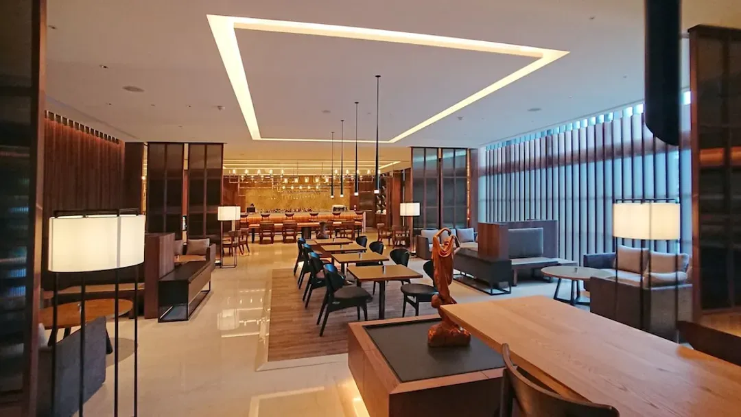 Lobby lounge