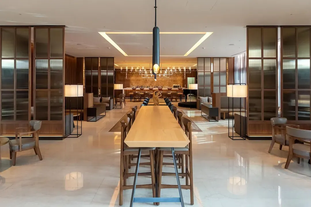 Lobby lounge