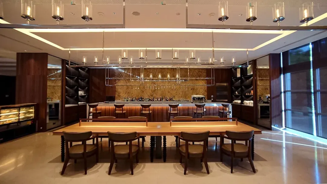 Lobby lounge