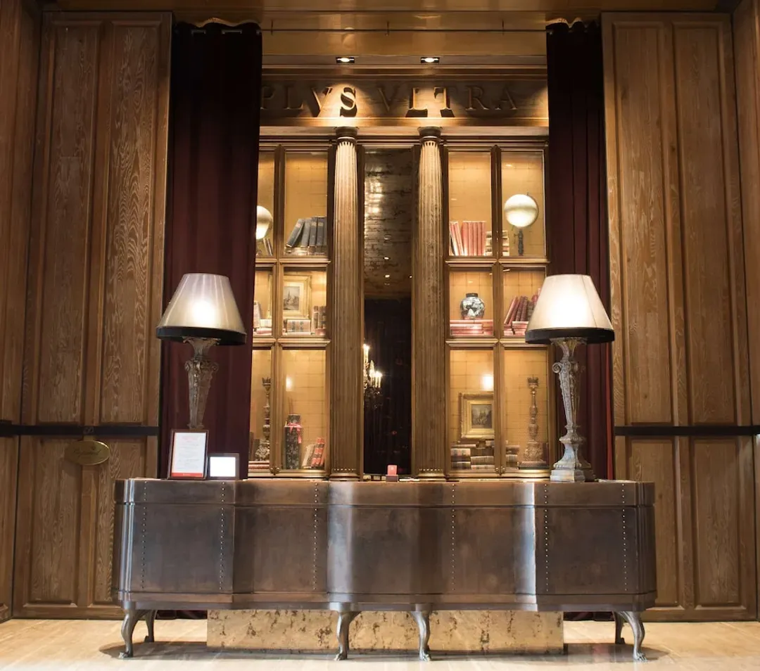 Concierge desk