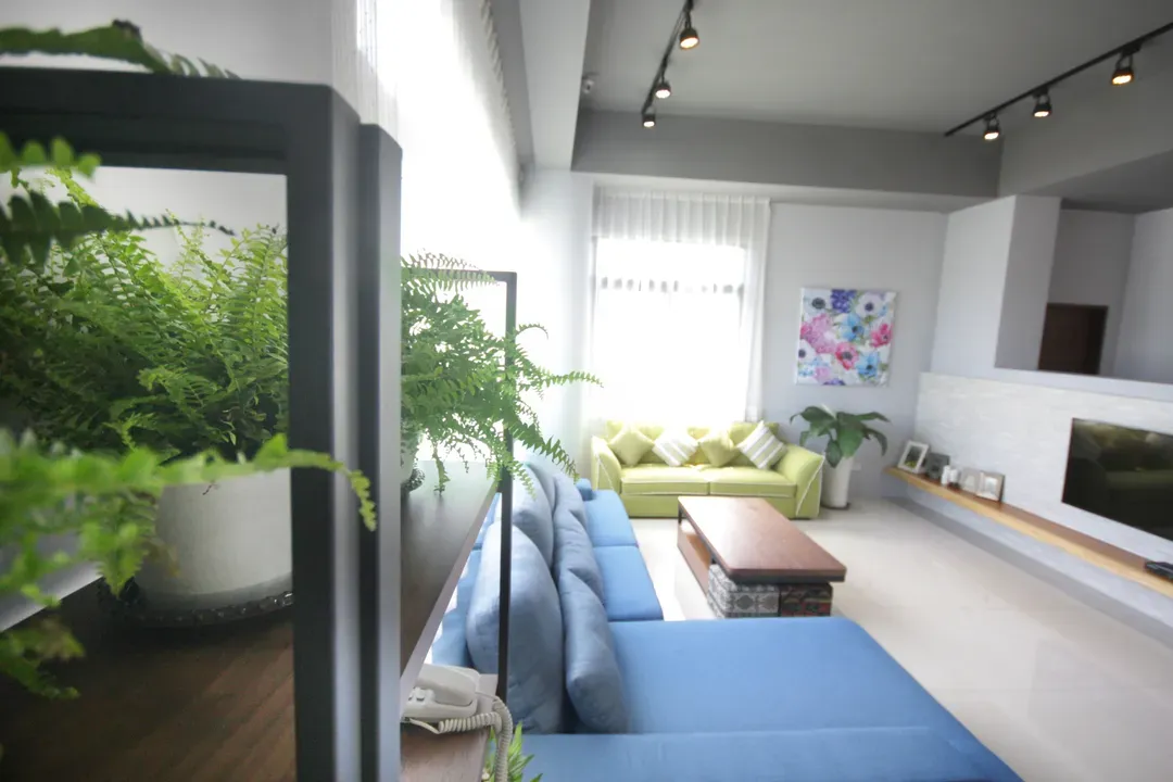 Double yolk egg living space