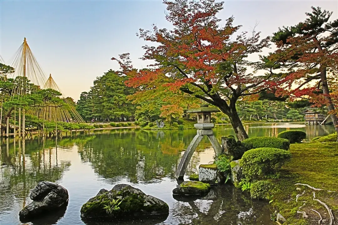 北陸旅遊|冬季戲雪~名花之里彩燈祭.童話合掌村.新穗高纜車.歡樂戲雪.採草莓趣.螃蟹雙溫泉五日|萬怡酒店|高雄大阪來回-5
