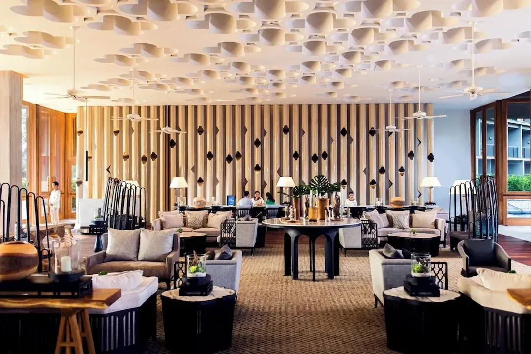 Lobby lounge